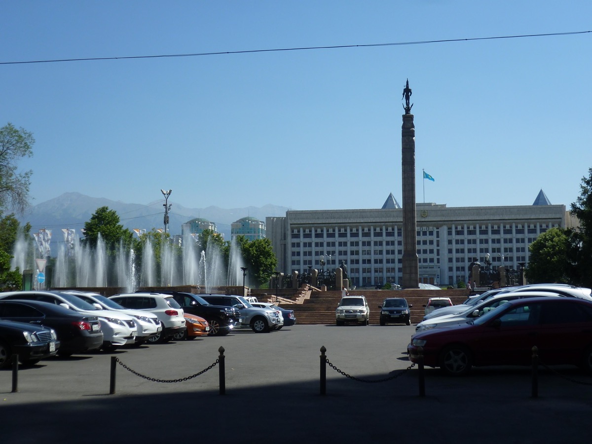Площадь Республики / Монумент Независимости